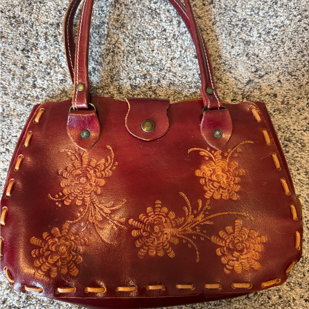 WA Hand Tooled Leather Sophisticated Red and Orange Shoulder Bag
